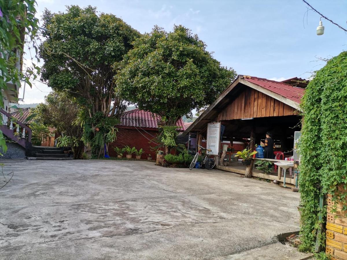 Kongkeo Guesthouse Muang Phônsavan エクステリア 写真