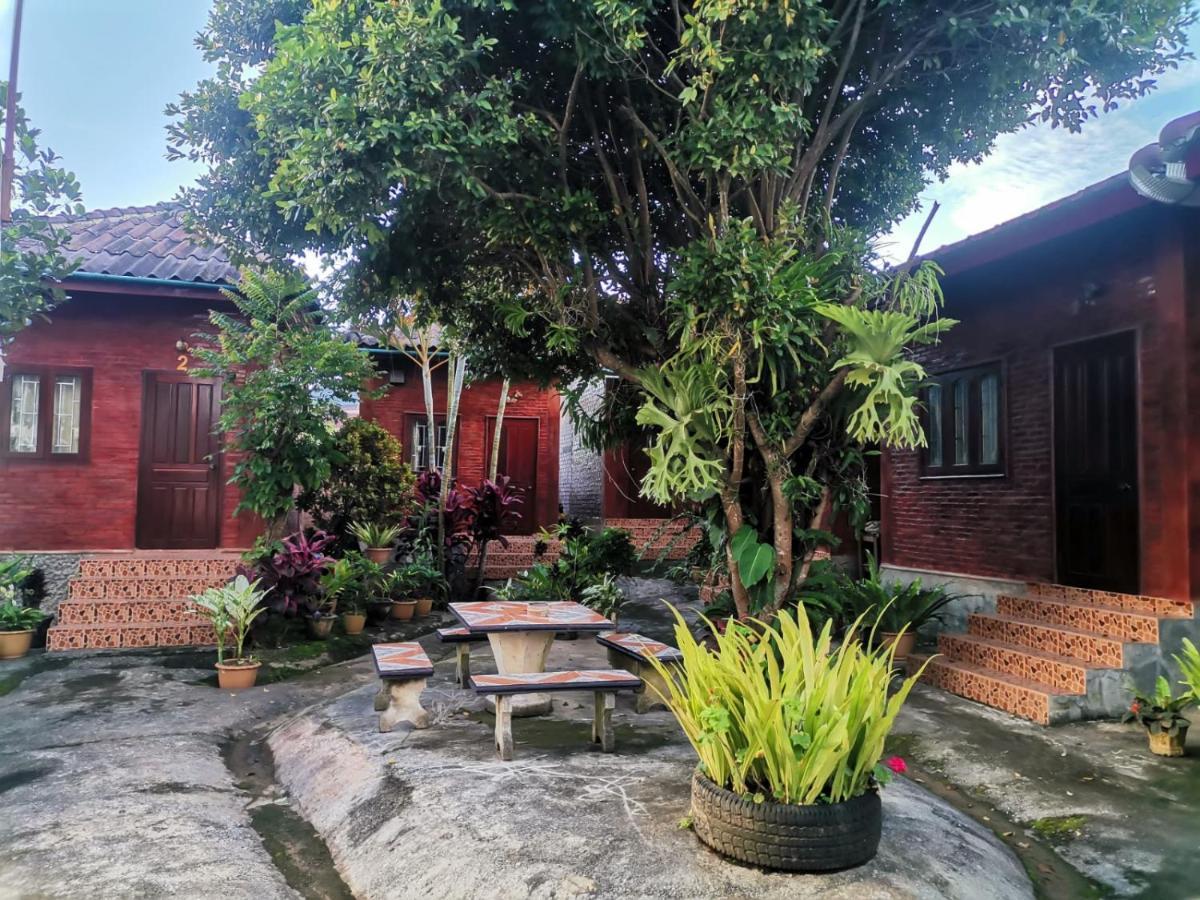 Kongkeo Guesthouse Muang Phônsavan エクステリア 写真