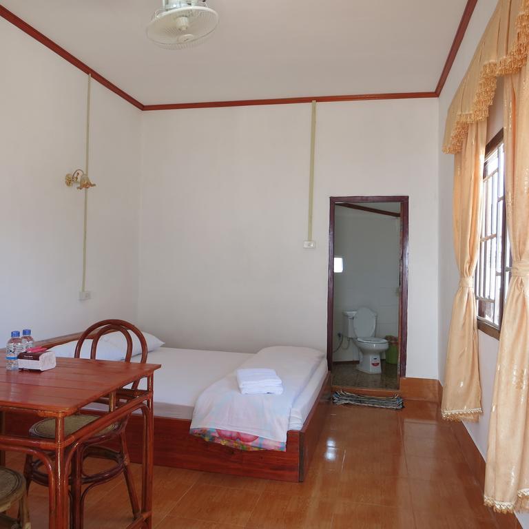 Kongkeo Guesthouse Muang Phônsavan エクステリア 写真