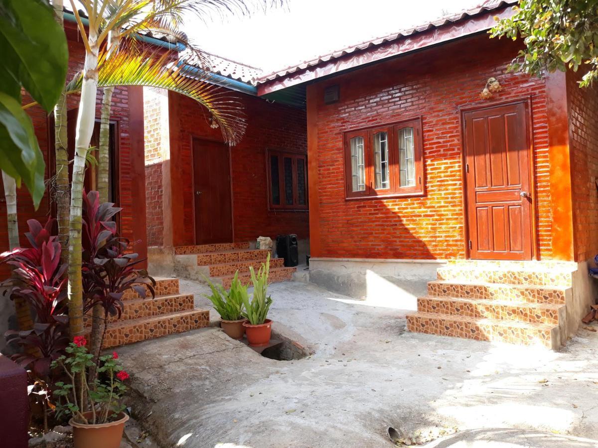 Kongkeo Guesthouse Muang Phônsavan エクステリア 写真