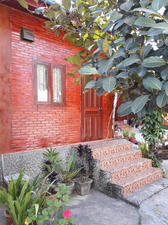 Kongkeo Guesthouse Muang Phônsavan エクステリア 写真