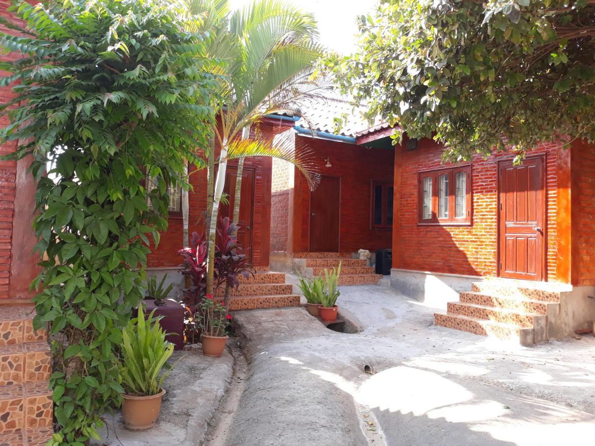 Kongkeo Guesthouse Muang Phônsavan エクステリア 写真